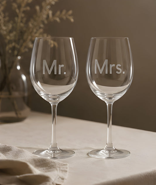 Mr. & Mrs. Gegraveerde Wijnglazen